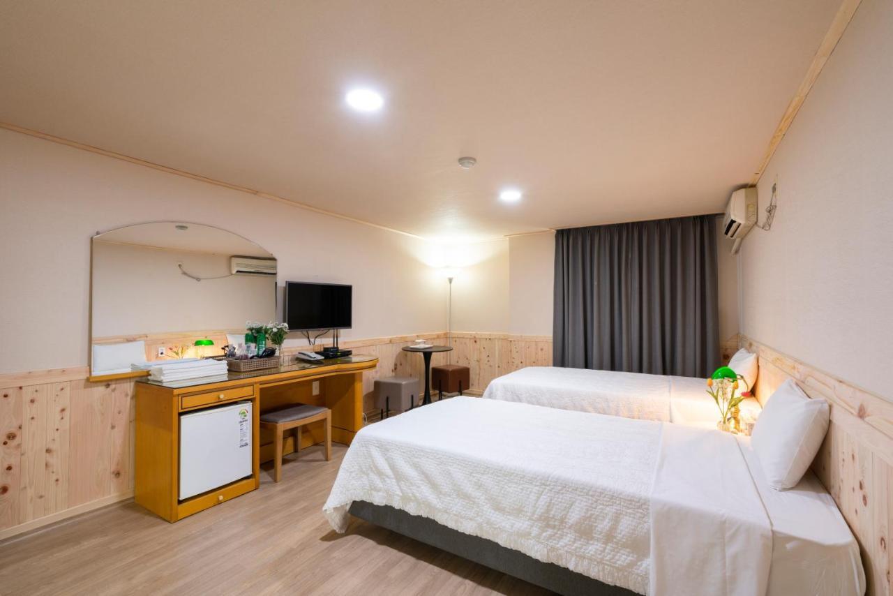 New Jeju Hotel Exterior photo